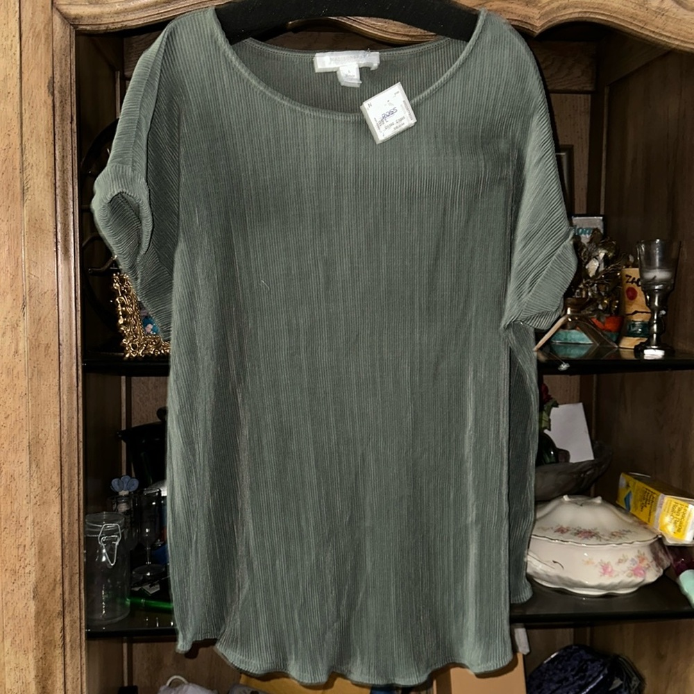 NWT MADISON GREY SHIRT